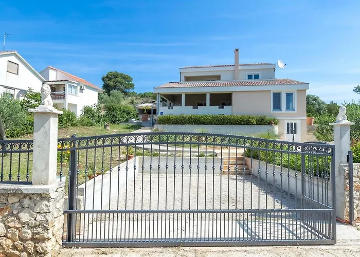 Beachfront House Kaliope Casa de Férias